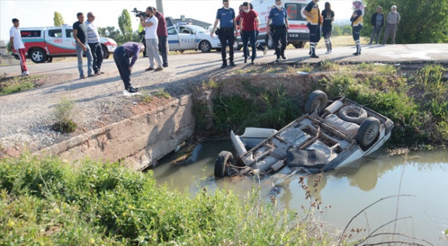 Virajı alamayan otomobil kanala düştü: 1 ölü