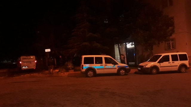 Yalnız yaşadığı evde ölü bulundu Yalnız yaşadığı evde ölü bulundu