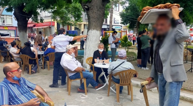 Yaşıtları eğlendi, o ise ekmek parası için simit sattı