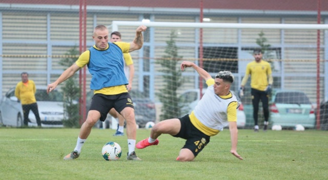 Yeni Malatyaspor’da gözler Fenerbahçe maçına çevrildi Yeni Malatyaspor’da gözler Fenerbahçe maçına çevrildi