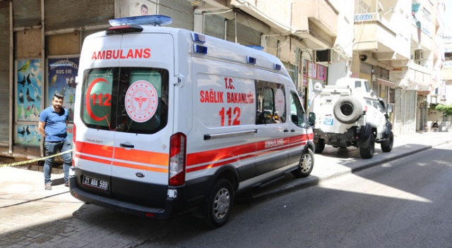 Yolda yürürken silahlı saldırıya uğradı Yolda yürürken silahlı saldırıya uğradı