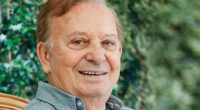'HUYSUZ VİRJİN' olarak ünlenen Seyfi Dursunoğlu hayatını kaybetti (Huysuz Virjin öldü mü?) 'HUYSUZ VİRJİN' olarak ünlenen Seyfi Dursunoğlu hayatını kaybetti (Huysuz Virjin öldü mü?)
