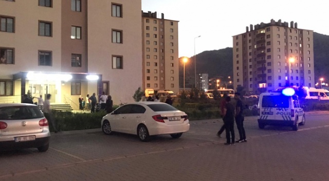 Av tüfeği ile kendini vurdu
