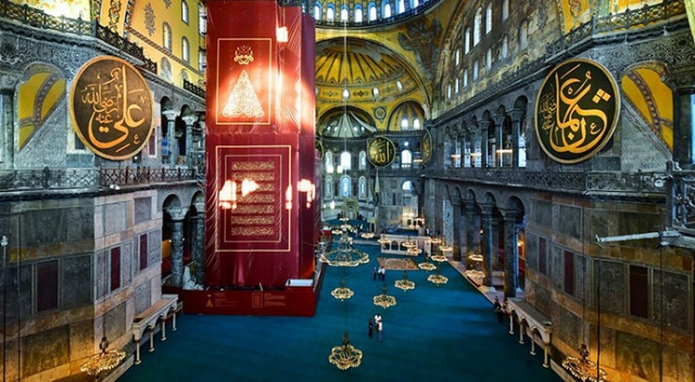 Ayasofya'daki ilk cuma namazı dünya basınında Ayasofya'daki ilk cuma namazı dünya basınında