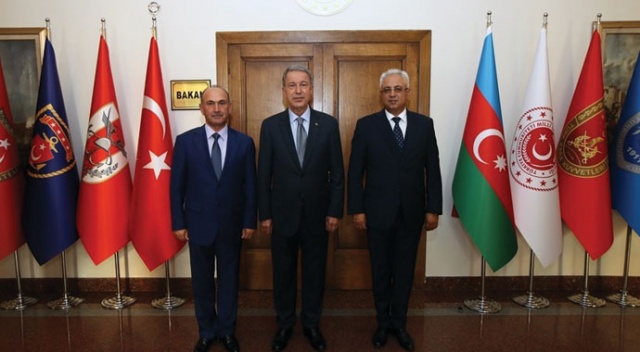Bakan Akar, Nahçivan Ordu Komutanı ile bir araya geldi