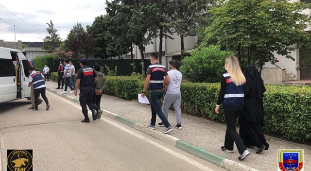 Bursa&#039;da şafak vakti DEAŞ operasyonu: 1&#039;i kadın 4 kişi gözaltında