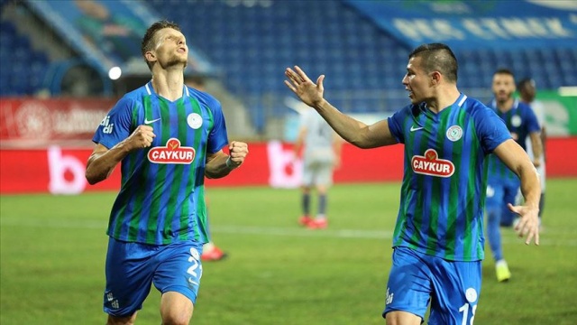 Çaykur Rizespor 3 puanı 3 golle aldı Çaykur Rizespor 3 puanı 3 golle aldı