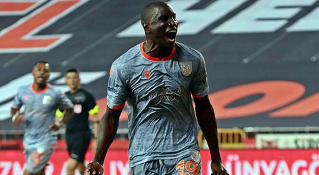 Demba Ba lig tarihine geçti Demba Ba lig tarihine geçti