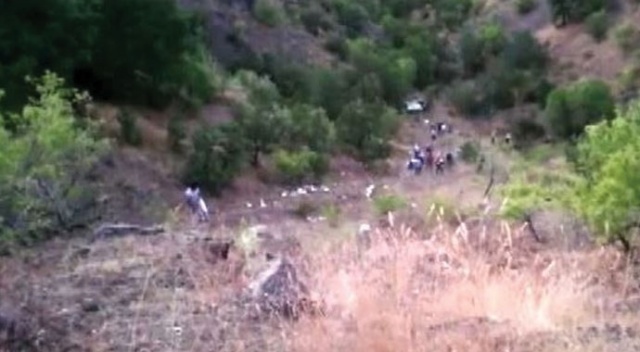 Feci kaza! 3 kardeş olay yerinde öldü Feci kaza! 3 kardeş olay yerinde öldü