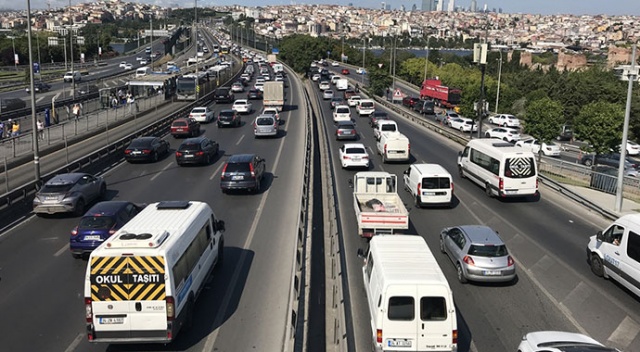 Haliç Köprüsü&#039;ndeki bakım çalışması nedeniyle trafik yoğunluğu oluştu