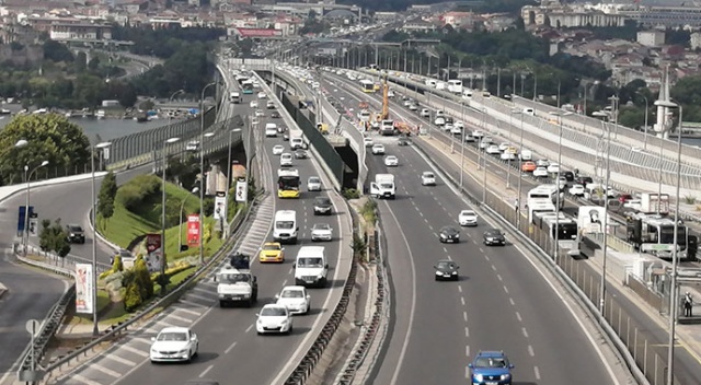 Haliç'te yoğun trafik! Sürücüler isyan etti Haliç'te yoğun trafik! Sürücüler isyan etti