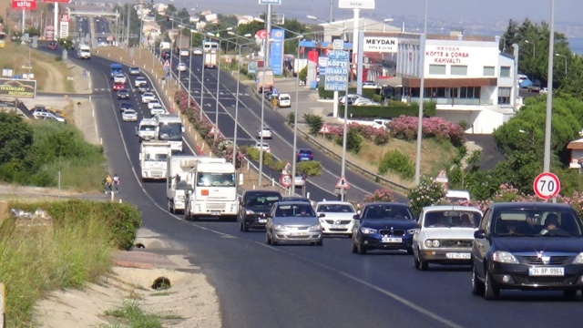 İstanbul’dan kaçış başladı, Tekirdağ yollarında yoğunluk var İstanbul’dan kaçış başladı, Tekirdağ yollarında yoğunluk var