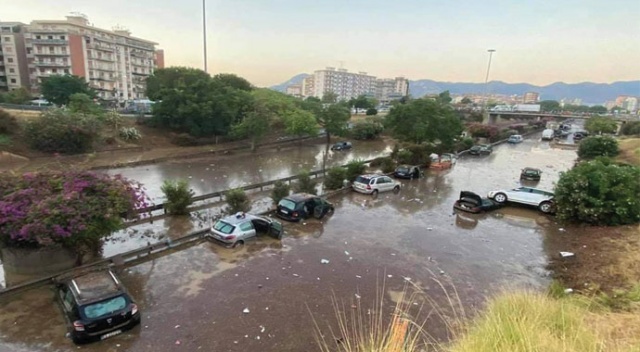 İtalya&#039;nın Sicilya Adası&#039;nı sel vurdu: 2 ölü