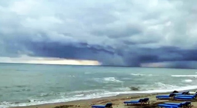 Karadeniz’de oluşan hortum Kocaali’nden görüntülendi