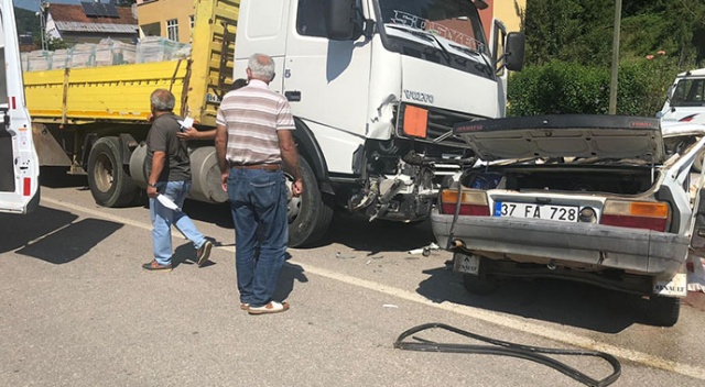 Kastamonu’da otomobil ile tır çarpıştı: 3 ölü