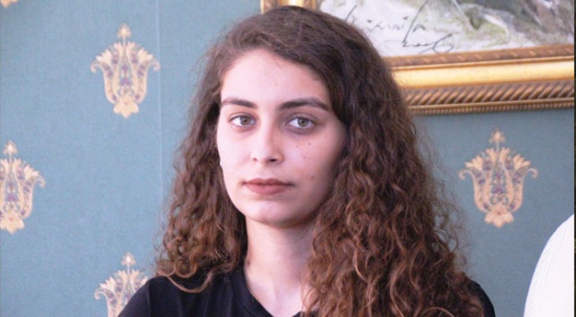 Kendisini 1,5 yıl taciz ettiğini ileri sürdüğü adamı tutuklattıran Tuğçe Çelik konuştu Kendisini 1,5 yıl taciz ettiğini ileri sürdüğü adamı tutuklattıran Tuğçe Çelik konuştu