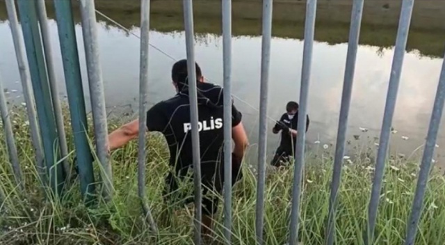 Köpeği kurtarmak isterken sulama kanalında kaybolan gencin cesedi bulundu Köpeği kurtarmak isterken sulama kanalında kaybolan gencin cesedi bulundu