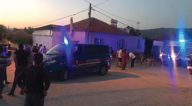 Köy meydanında silahlı çatışma: 1 ölü 1 yaralı Köy meydanında silahlı çatışma: 1 ölü 1 yaralı