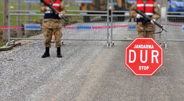 Kula'da faaliyet gösteren bir tekstil fabrikası 14 gün kapatılırken, işçiler de karantinaya alındı