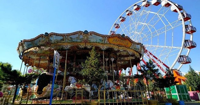 Lunaparklar faaliyete başlıyor Lunaparklar faaliyete başlıyor