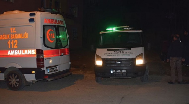 Malatya'da tarım işçileri arasında silahlı kavga: 1 ölü, 1 yaralı Malatya'da tarım işçileri arasında silahlı kavga: 1 ölü, 1 yaralı
