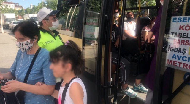 Minibüslerde tıka basa yolculuk devam ediyor