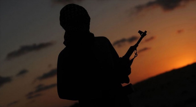 Mısır Suriye'ye Esad rejimi safında savaşmak üzere asker gönderdi Mısır Suriye'ye Esad rejimi safında savaşmak üzere asker gönderdi