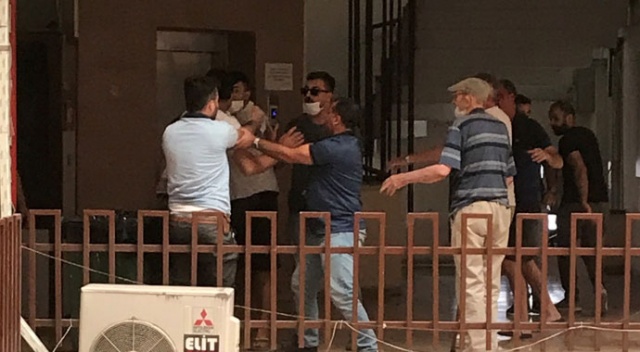 Noterde anlaşamayan taraflar tekmeli yumruklu kavga etti Noterde anlaşamayan taraflar tekmeli yumruklu kavga etti
