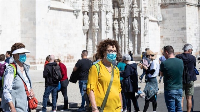 Portekiz'de Covid-19 virüsünü etkisizleştiren ilk maske geliştirildi Portekiz'de Covid-19 virüsünü etkisizleştiren ilk maske geliştirildi