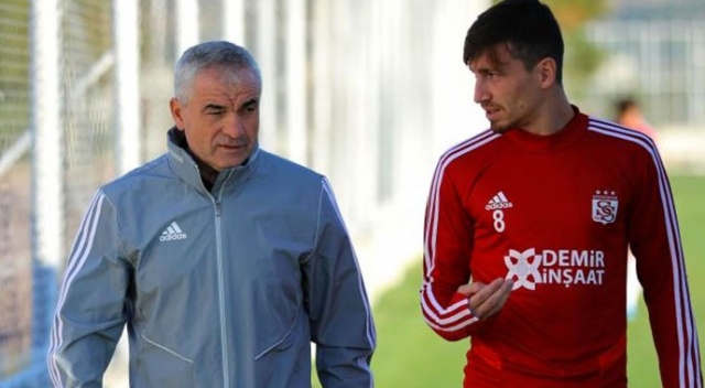 Rıza Çalımbay, Mert Hakan Yandaş&#039;ın transferini açıkladı