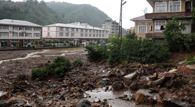 Rize&#039;deki selde iki kişi hayatını kaybetti