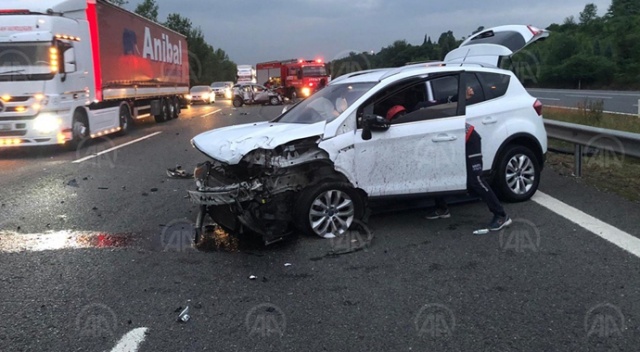 Sakarya'da zincirleme trafik kazası: 2 ölü, 4 yaralı