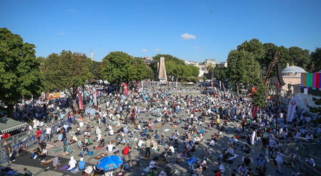 Tarihi gün! Ayasofya&#039;da 86 yıl sonra ilk namaz