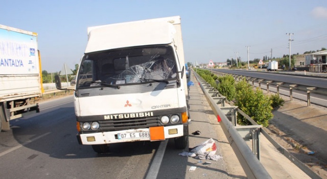 Yolun karşısından karpuz toplayacağı tarlaya geçmeye çalışan gencin feci ölümü