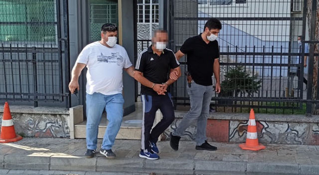 Yüksek sesle konuştuğu için kendisini uyaran şahsı 5 yerinden bıçakladı