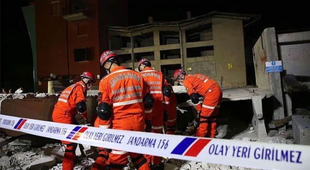 AFAD'dan deprem anı tatbikatı AFAD'dan deprem anı tatbikatı