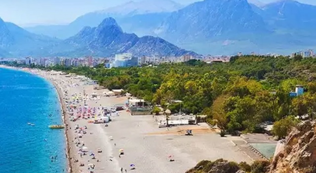 Antalya’ya 15 günde 325 bin turist geldi