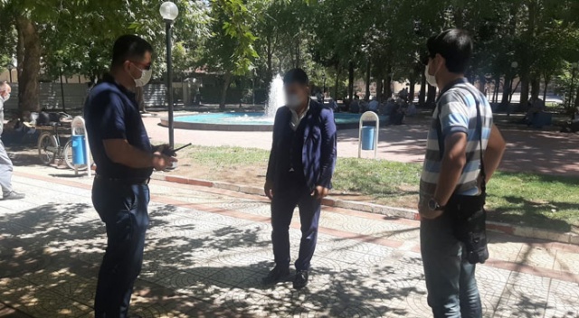 Babası virüsten ölen zihinsel engelli genç, karantinadan kaçtı