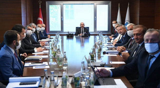 Bakan Karaismailoğlu: Denizcilikte bölgemizde lider ülke olacağız Bakan Karaismailoğlu: Denizcilikte bölgemizde lider ülke olacağız