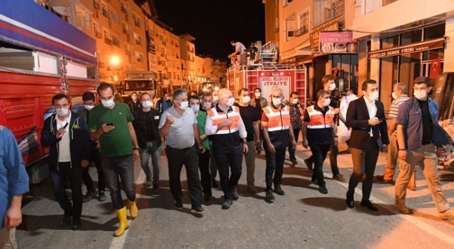 Bakan Karaismailoğlu'ndan Dereli'de gece mesaisi Bakan Karaismailoğlu'ndan Dereli'de gece mesaisi