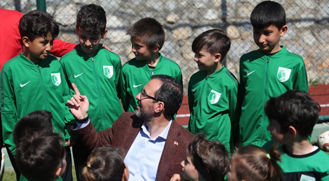 Bakan Kasapoğlu'ndan başarılı sporcu öğrencilere yeni müjde Bakan Kasapoğlu'ndan başarılı sporcu öğrencilere yeni müjde