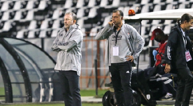 Beşiktaş, PAOK maçının hakeminin yakasına yapıştı! Beşiktaş, PAOK maçının hakeminin yakasına yapıştı!