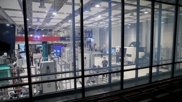 Bir günde 40 fabrika ve bir teknoloji merkezi açıldı Bir günde 40 fabrika ve bir teknoloji merkezi açıldı