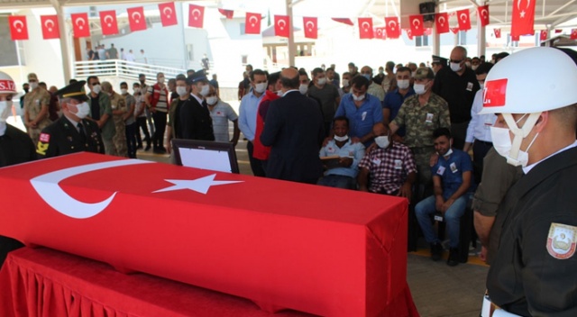 Gaziantepli şehit son yolculuğuna uğurlandı Gaziantepli şehit son yolculuğuna uğurlandı
