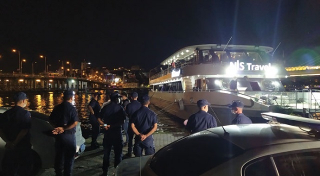 İstanbul Haliç’te teknelerde koronavirüs denetimi