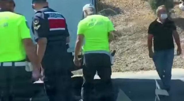 İzmir'de feci kaza: 2 ölü İzmir'de feci kaza: 2 ölü