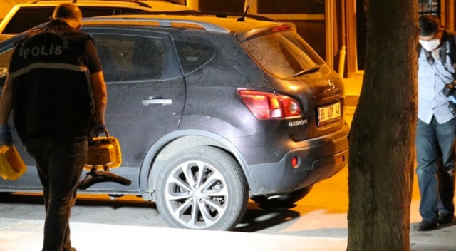 İzmir'de pompalı tüfekle saldırı: 1 ölü, 1 yaralı İzmir'de pompalı tüfekle saldırı: 1 ölü, 1 yaralı