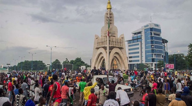 Mali'de darbeci askerlerin lideri, önceliklerinin Mali olduğunu iddia etti Mali'de darbeci askerlerin lideri, önceliklerinin Mali olduğunu iddia etti