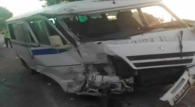 Manisa’da işçi servisleri çarpıştı: 12 yaralı