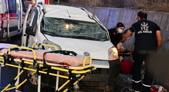 Manisa&#039;da otomobil devrildi: 5 yaralı